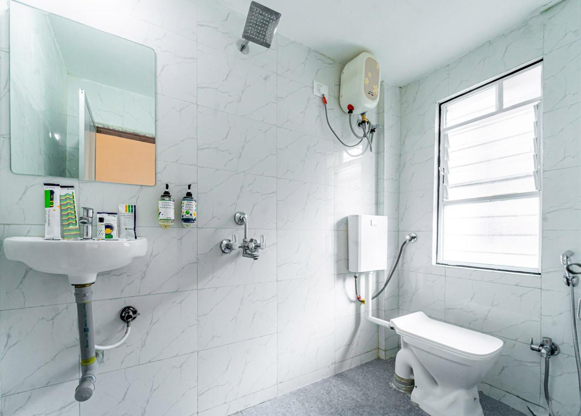 Itsy Hotels Mansi Нашик Екстериор снимка