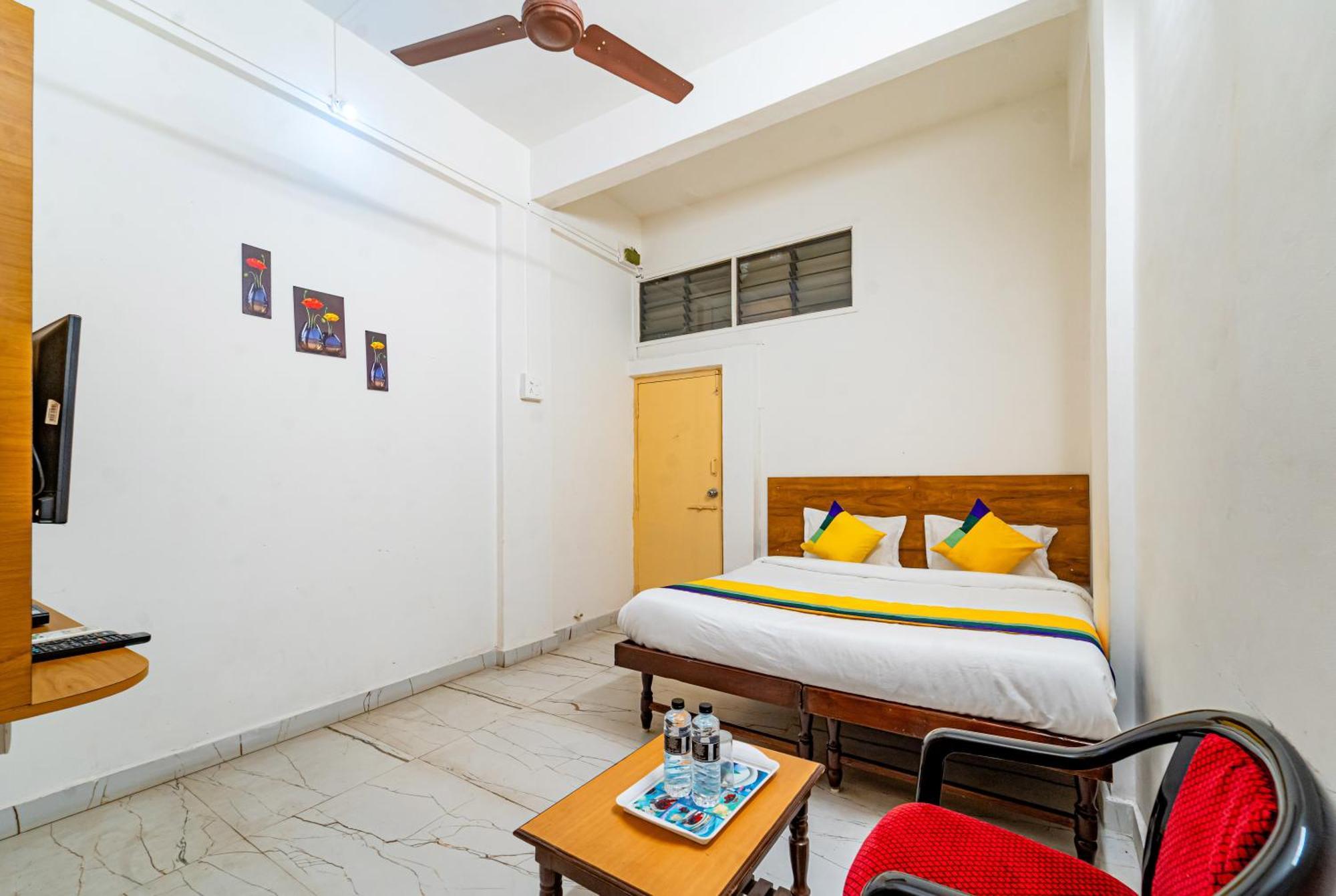 Itsy Hotels Mansi Нашик Екстериор снимка