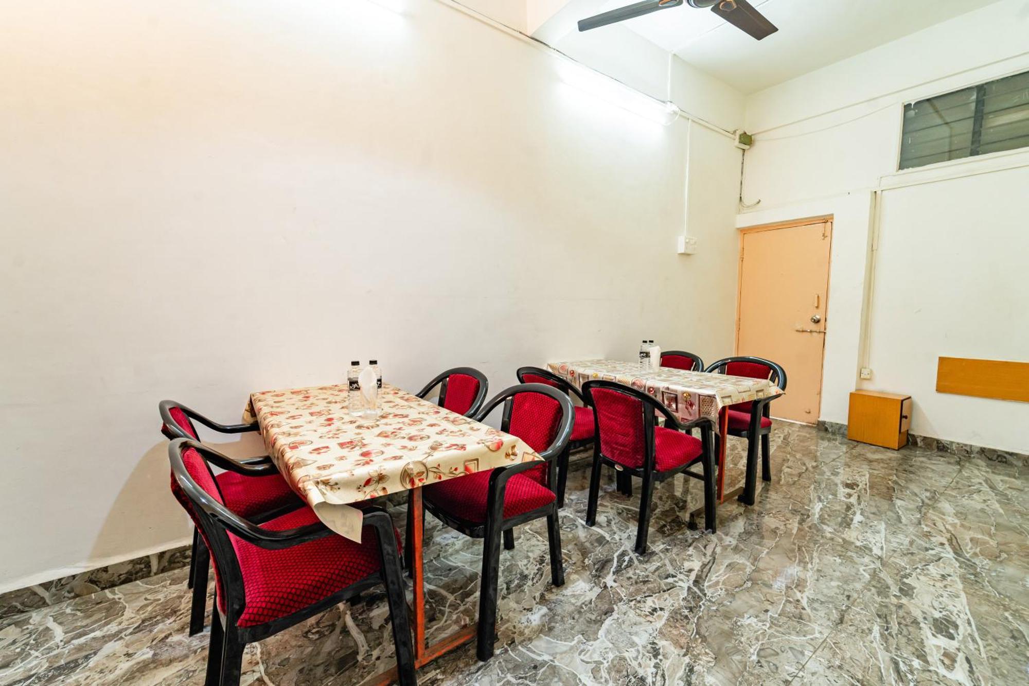 Itsy Hotels Mansi Нашик Екстериор снимка