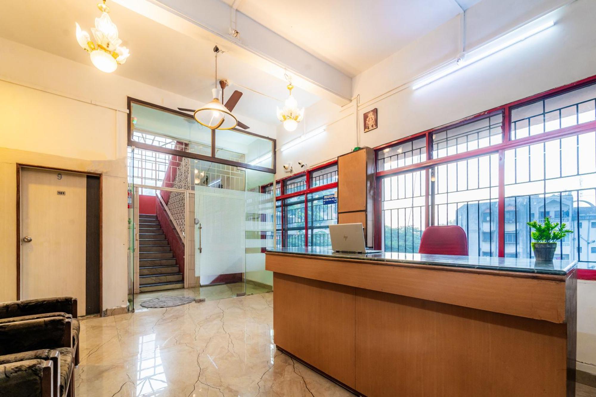 Itsy Hotels Mansi Нашик Екстериор снимка
