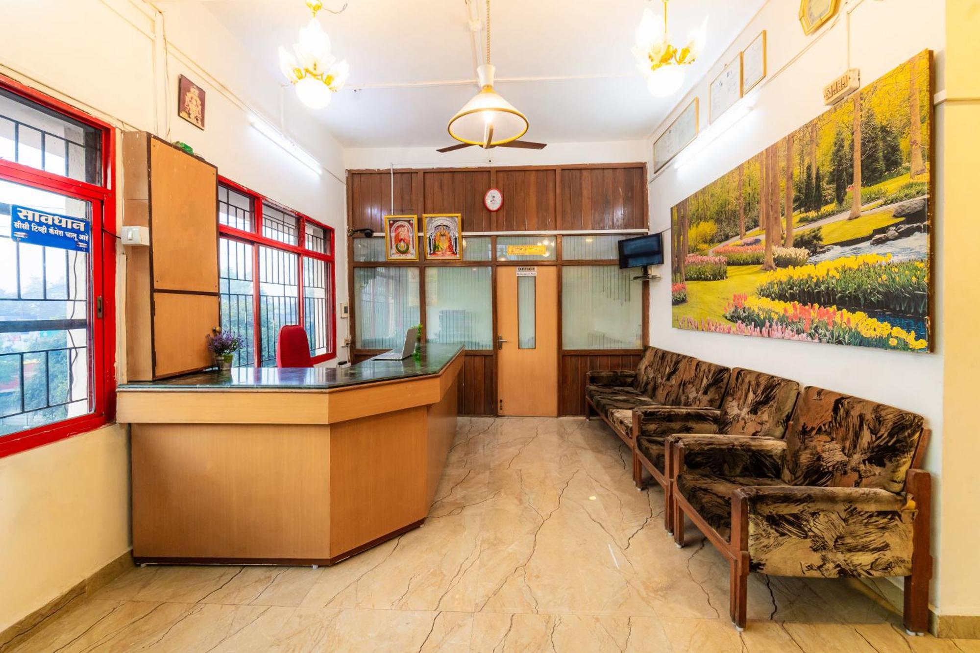 Itsy Hotels Mansi Нашик Екстериор снимка